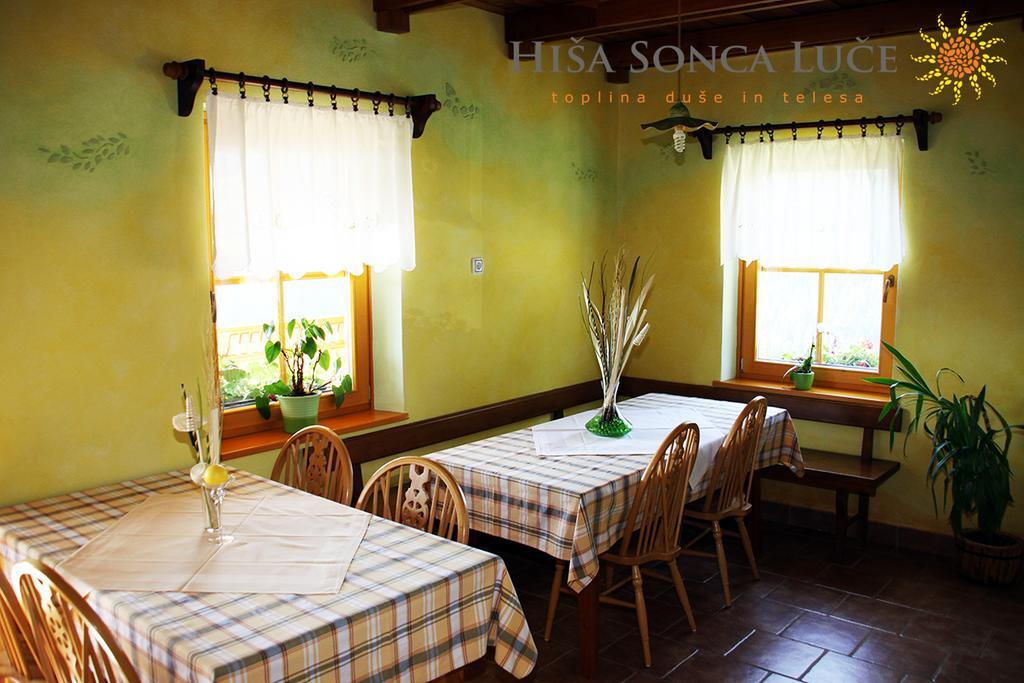 Guest House Hisa Sonca Luče Exteriör bild